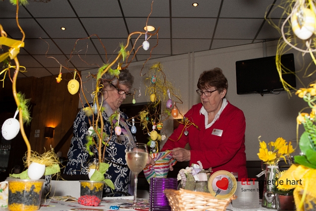 20150322 frans versteden fotografie - tilburginbeeld FRVE0851.jpg - eet met je hart lunch en creatieve workshop paastakken maken